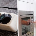 8 elektroierīces, kuras pirms ceļojuma vienmēr jāizvieno no tīkla